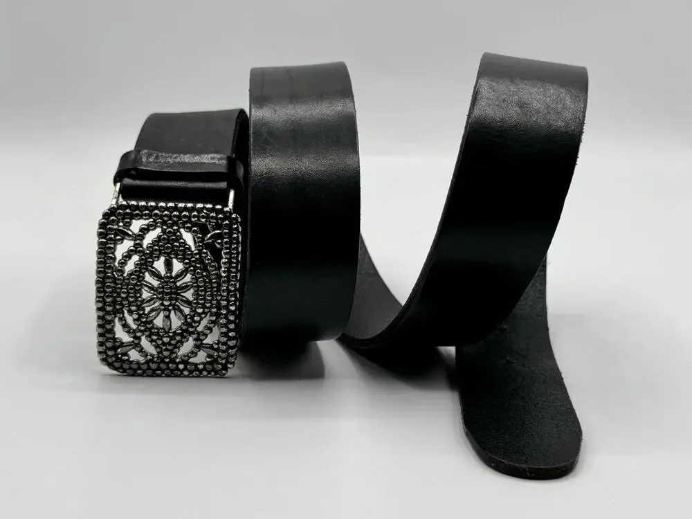 Y2K Fossil Filigree Silver Medallion Buckle Black Leather Statement Belt Large